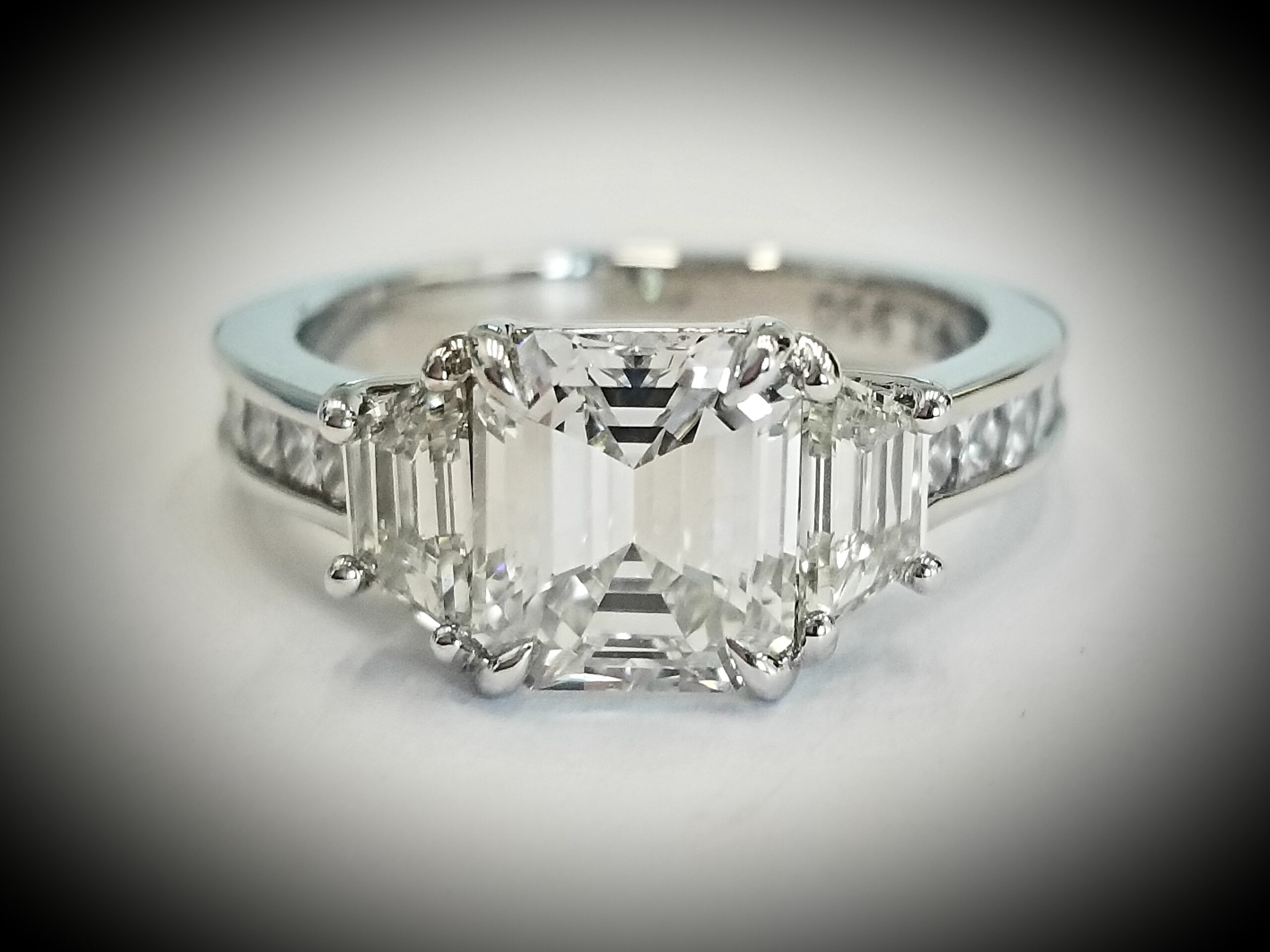 Customed Clear Elegant Ring